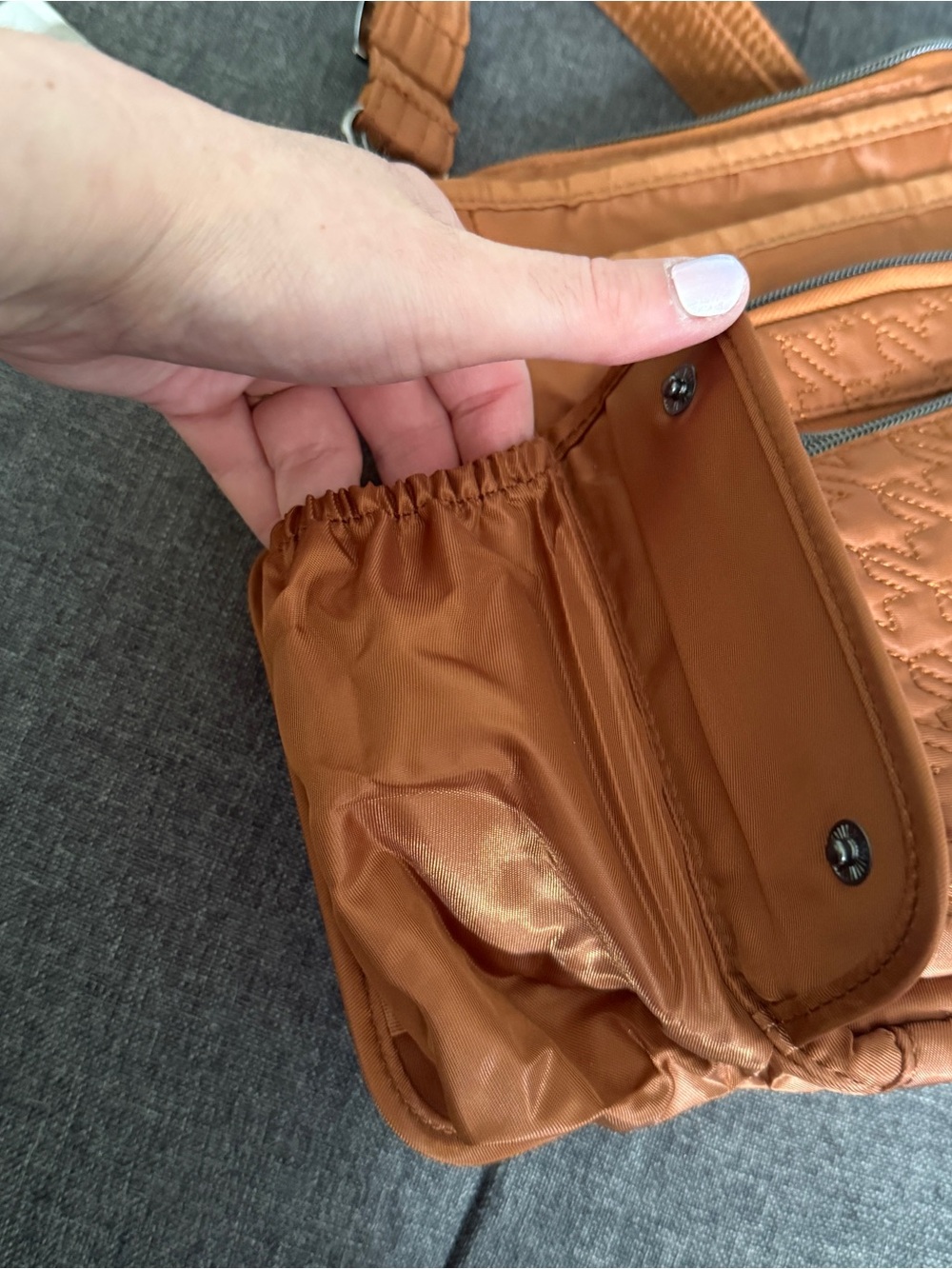 NWT Lug Shimmy SE Crossbody Purse in Copper Brown - Picture 11 of 11